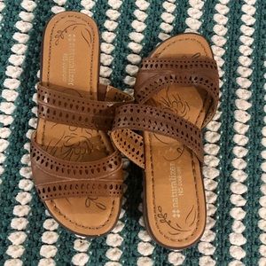 🆕 ⬇️ Naturalizer  Brown Leather Sandal 🤎